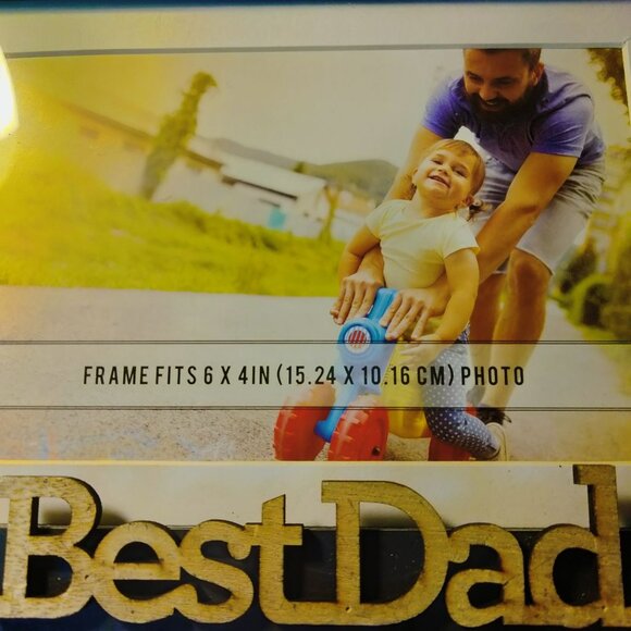 Best Dad Wooden Picture Frame Fathers Day 6x4 Landscape Matted Black Gold - Picture 3 of 5